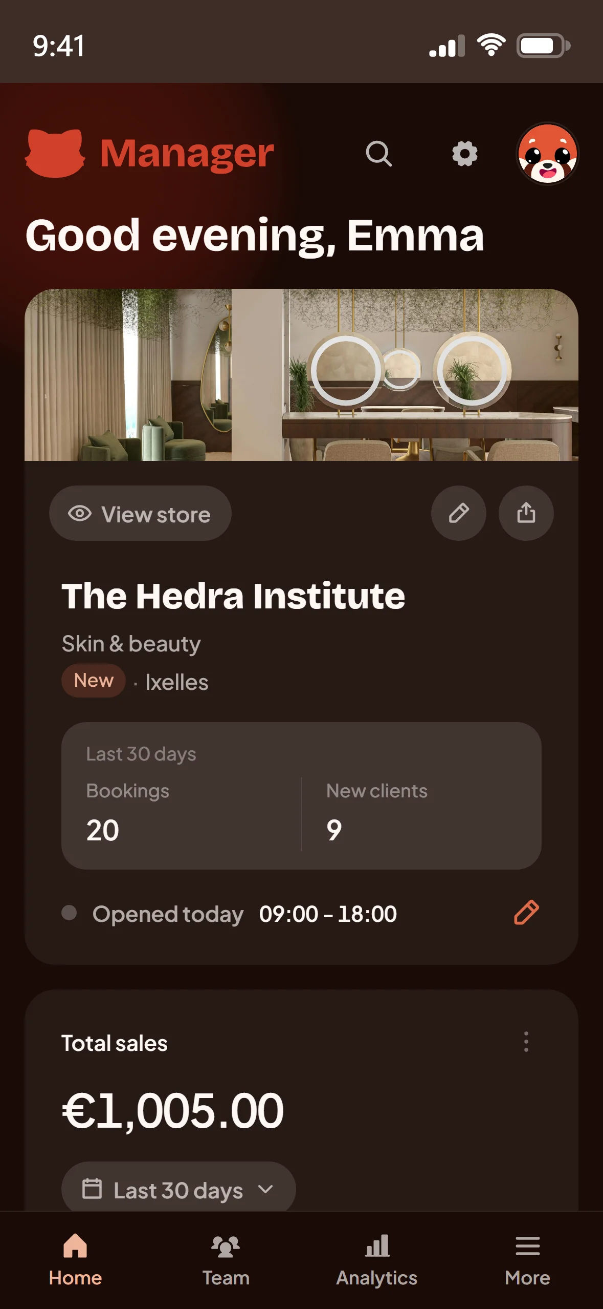 Glow Up mobile beauty booking app showing a local salon and its featured services